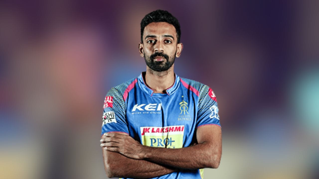 ધવલ કુલકર્ણી - ધવલ કુલકર્ણી આઈપીએલમાં મુંબઈ ઈન્ડિયન્સ અને રાજસ્થાન રોયલ્સ જેવી ટીમો માટે રમી ચૂક્યો છે. 34 વર્ષીય બોલર લાંબા સમયથી ટીમની બહાર છે.