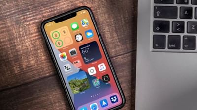 એન્ડ્રોઇડ સ્માર્ટફોન, આઇફોન કે પછી લેપટોપમાં તમે સ્ક્રીન પર કેટલીક વખત ખૂબ જ નાની ગ્રીન લાઇટ્સ જોઈ હશે. આ લાઇટ દરેક સમયે દેખાતી નથી, પરંતુ અમુક સમયે જ દેખાય છે.