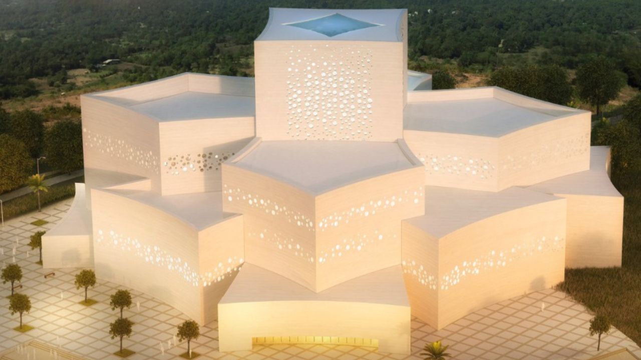 પૂજ્ય ગુરૂદેવ રાકેશજીએ પૂજ્ય મહંત સ્વામી મહારાજની પ્રશસ્તિ કરતાં કહ્યું કે “તેઓને જોઈને લાગે છે કે આપણે સતયુગમાં જીવીએ છીએ. તેઓમાંથી પવિત્ર સ્પંદનો વહે છે, જો આપણે તેને ગ્રહણ કરીએ તો જરૂર આંતરિક રૂપાંતરણ અનુભવી શકીએ.”