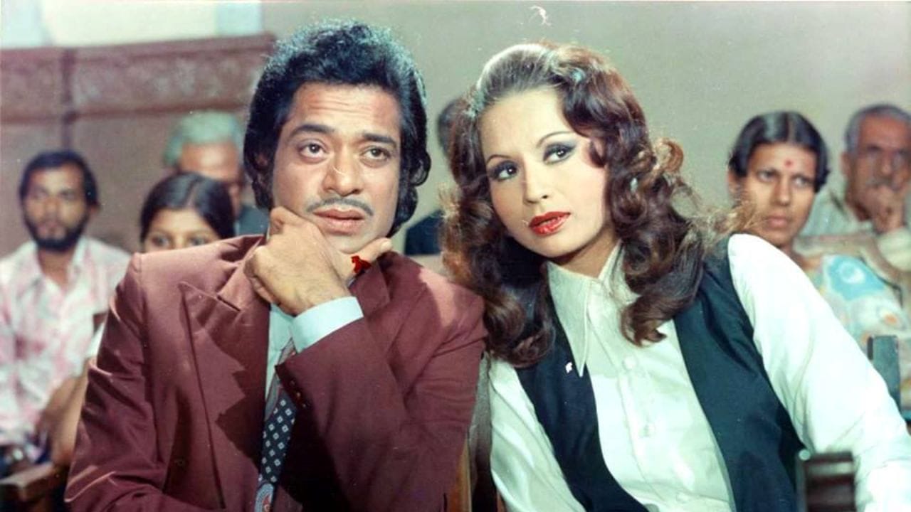 પ્રેમ નારાયણ અરોરા એ 'ચોર બજાર', 'રેલ કા દિબ્બા' અને 'ખજાંચી' જેવી કેટલીક ફિલ્મો પણ બનાવી. કહેવાય છે કે તેની સુંદરતા અને ગ્લેમરસ સ્ટાઈલના કારણે તેની છેડતી પણ કરવામાં આવી હતી. થોડા સમય પછી તે ફિલ્મ પ્રોડ્યુસર પીએન અરોરાને મળ્યો. પીએન અરોરા ત્યારે હેલન કરતા 27 વર્ષ મોટા હતા અને હેલન માત્ર 19 વર્ષની હતી, બંનેએ વર્ષ 1957માં લગ્ન કર્યા હતા.