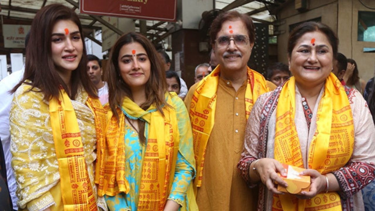 રિપોર્ટ અનુસાર અભિનેત્રી એક ફિલ્મ માટે લગભગ 4 કરોડ રૂપિયા ચાર્જ કરે છે. તેણે પોતાની બ્રાન્ડ પણ લોન્ચ કરી ચૂકી છે,  કૃતિ સેનનને પણ મોંઘી કારનો ખૂબ શોખ છે. તેની પાસે ઘણી મોંઘી કાર છે જેની કિંમત કરોડોમાં છે.