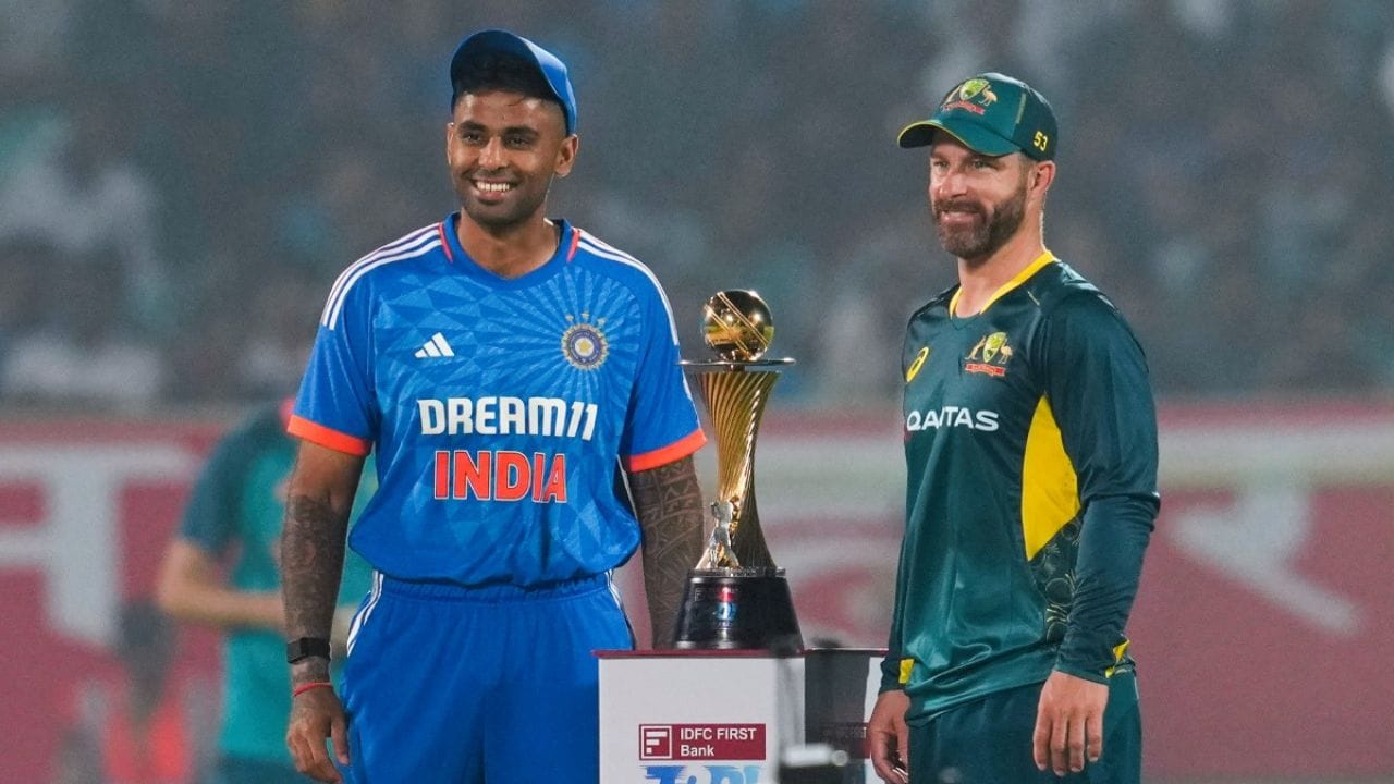 અંતિમ બોલ સુધી ચાલેલી ત્રીજી T20 મેચમાં અંતિમ બોલ સુધી LIVE Betting રેટમાં સતત ફેરફાર જોવા મળ્યા હતા. મેચ શરૂ થતા પહેલા ભારતનો રેટ ઓછો હતો અને ટીમ ઈન્ડિયા મેચ જીતવા માટે ફેવરિટ હતું. જોકે બીજી ઈનિંગમાં મેક્સવેલના ક્રિઝ પર આવ્યા બાદ બધા આંકડાઓ બદલાઈ ગયા હતા. 