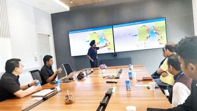 મુલાકાત દરમિયાન મંત્રી બળવંત સિંહે મલેશિયા સરકારના રોકાણ, વેપાર અને ઉદ્યોગના નાયબમંત્રી H.E લિવ ચિન ટોંગ સાથે બેઠક કરી, જેમાં બંને દેશો વચ્ચે સહકારના સંભવિત ક્ષેત્રો વિશે વાત કરવામાં આવી.