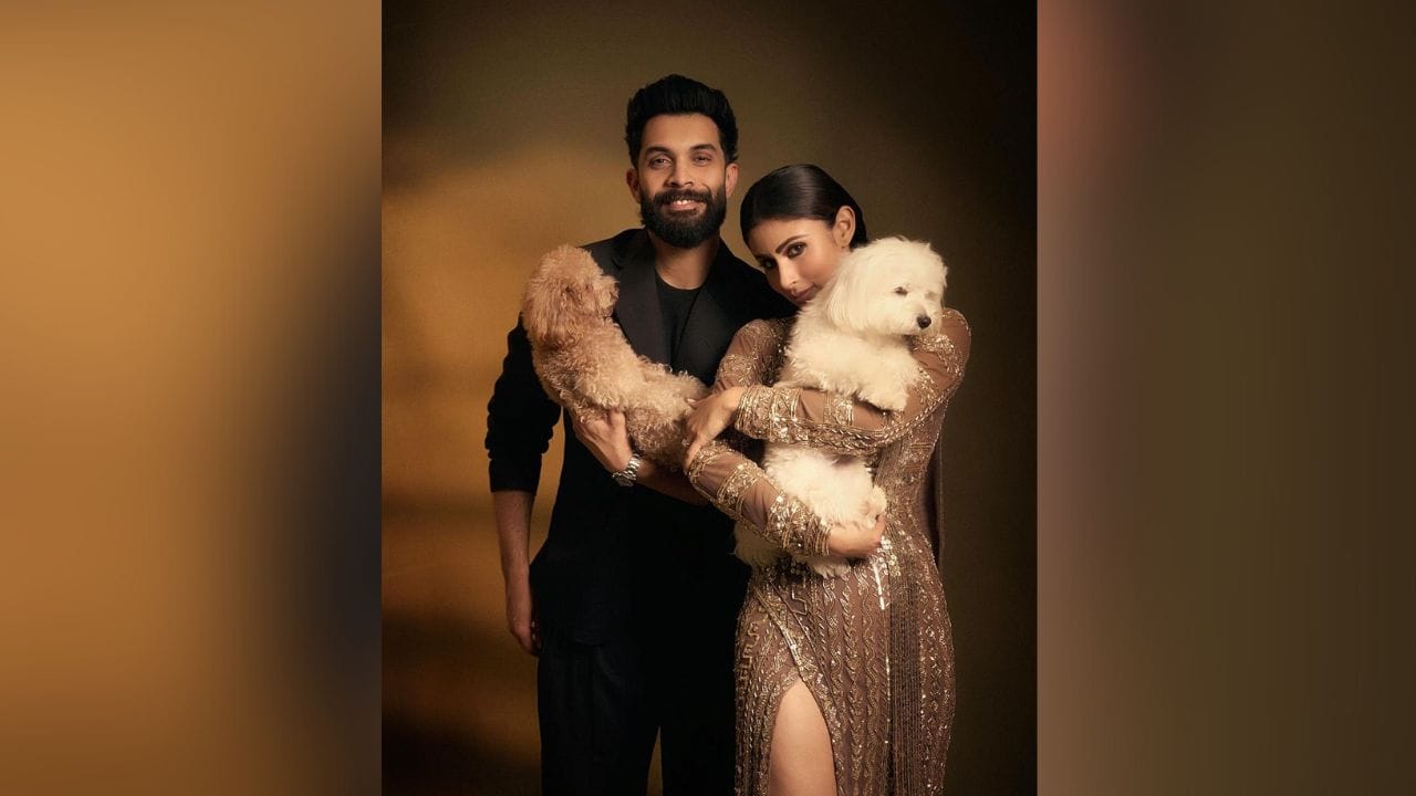 મૌની ઘણીવાર પતિ સૂરજ સાથે તેની સુંદર તસવીરો શેર કરીને કપલ ગોલ સેટ કરતી જોવા મળે છે. (Image: Instagram)