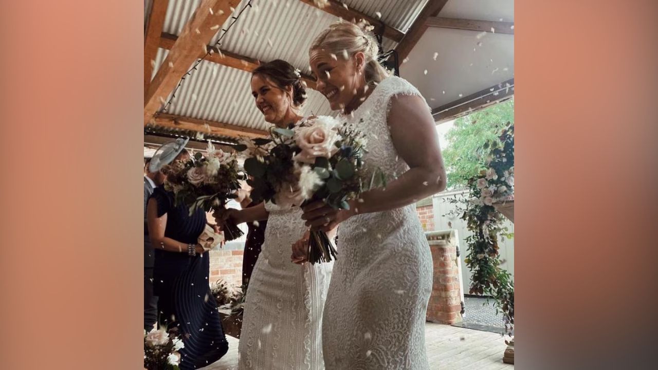 નેટ સાયવર બ્રન્ટે તેના 19 વર્ષના લાંબા કરિયરમાં 141 વન ડે, 112 ટી20 આંતરરાષ્ટ્રીય અને 14 ટેસ્ટ મેચ રમી છે. આ સમયગાળા દરમિયાન તેને તમામ ફોર્મેટમાં કુલ 335 વિકેટ ઝડપી હતી. તેને વનડે ક્રિકેટમાં 170 વિકેટ, ટી20 ઈન્ટરનેશનલમાં 114 વિકેટ અને ટેસ્ટ ક્રિકેટમાં કુલ 51 વિકેટ લીધી હતી. તે ત્રણ વખત ઈંગ્લેન્ડની વર્લ્ડ કપ વિજેતા ટીમનો પણ ભાગ રહી ચૂકી છે.