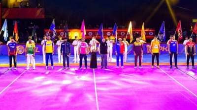  અમદાવાદના એરેના બાય ટ્રાન્સસ્ટેડિયા સ્ટેડિયમ  આજથી પ્રો કબડ્ડી લીગની શરુઆત થઈ હતી. આજે ગુજરાત જાયન્ટસ vs તેલુગુ ટાઈટન્સ વચ્ચે અને યુપી યોદ્ધા vs યુ મુમ્બા વચ્ચે રોમાંચક મેચ રમાઈ હતી.  (PC - Pro Kabaddi )