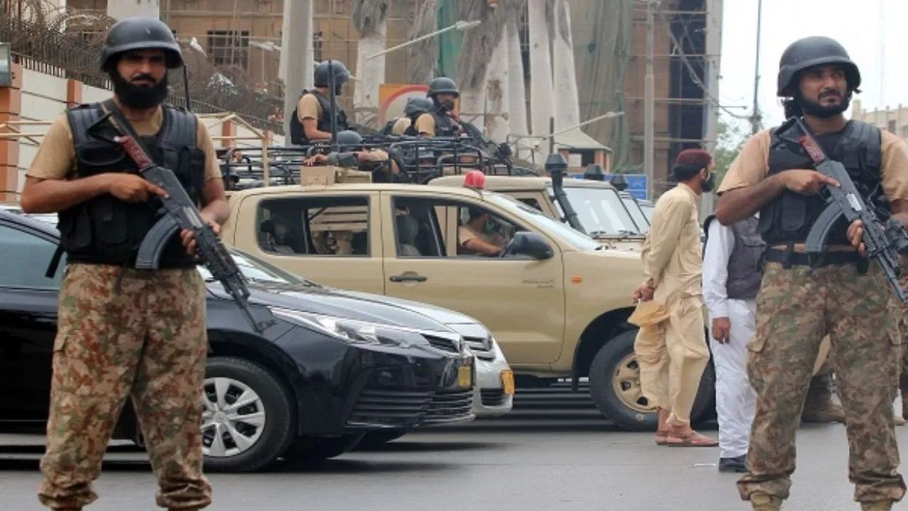 Terror attack in Pakistan, 8 people killed, 26 injured in firing on passenger bus