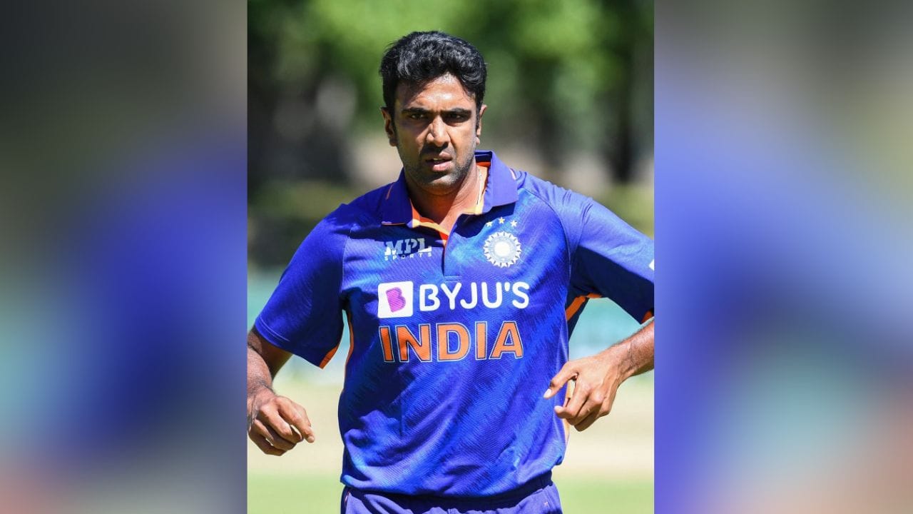 આર અશ્વિનની વાત માનીએ તો ચેન્નાઈ સુપર કિંગ્સ ટીમ અંબાતી રાયડુના સ્થાને કરુણ નાયરને સામેલ કરી શકે છે. અશ્વિને તેની યુટ્યુબ ચેનલ પર કહ્યું કે જ્યાં સુધી મને લાગે છે કે ચેન્નાઈ મેનેજમેન્ટ કરુણ નાયર સાથે જવા માંગશે. રાયડુના સ્થાને કરુણ નાયર સંપૂર્ણ રીતે ફિટ ખેલાડી છે.