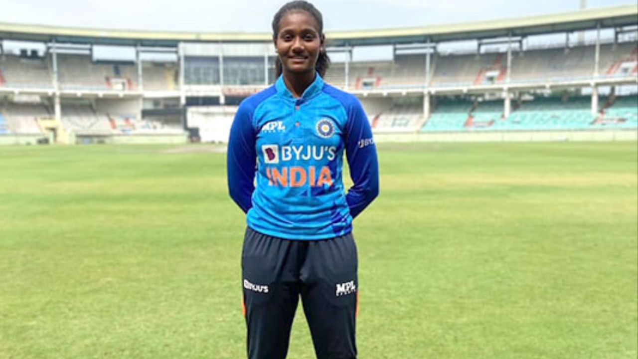 32 વર્ષની શબનમ મહિલા ક્રિકેટમાં સૌથી ઝડપી બોલ ફેંકવાનો રેકોર્ડ ધરાવે છે. તેણે 128 કિમી પ્રતિ કલાકની ઝડપે બોલ ફેંક્યો છે.