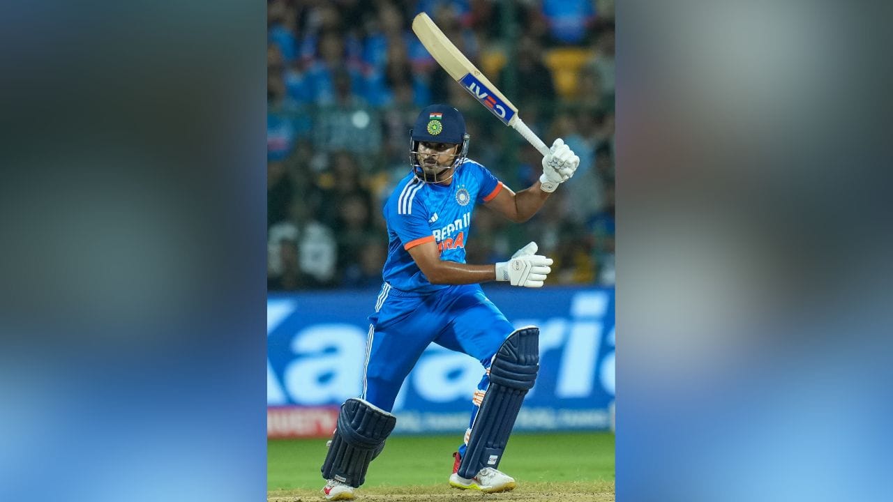 ટીમ તરફથી શ્રેયસ અય્યરે સૌથી વધુ 37 બોલમાં 53 રન બનાવ્યા હતા, તેમાં તેને પાંચ ચોગ્ગા અને 2 સિક્સ ફટકારી હતી.