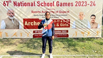 હિંમતનગરના હાપા ગામની શ્વેતાબા રાઠોડે નાનકડા ગામનું રાષ્ટ્રીય સ્તરે ગૌરવ વધાર્યું છે. શ્વેતાબા રાઠોડ 9માં ધોરણમાં અભ્યાસ કરે છે અને તે આર્ચરીમાં ગુજરાતમાં હાઈએસ્ટ પોઈન્ટનો સ્ટેટ રેકોર્ડ ધરાવે છે. હાલમાં યોજાયેલી 67મી નેશનલ સ્કૂલ આર્ચરી ચેમ્પિયનશિપમાં હિંમતનગરમાં ગૌરવ વધાર્યું છે. 
