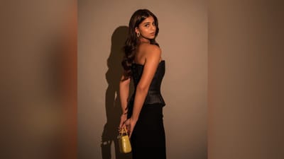 સુહાના ખાન શાહરૂખ ખાનની એકમાત્ર અને લાડકી પુત્રી છે, શાહરૂખને બોલિવુડનો સૌથી ધનિક એક્ટર કહેવામાં આવે છે. તેથી તેની હંમેશા લક્ઝરી લાઈફસ્ટાઈલ રહી છે, પરંતુ તે કરોડોની માલિક છે. (Image: Instagram)