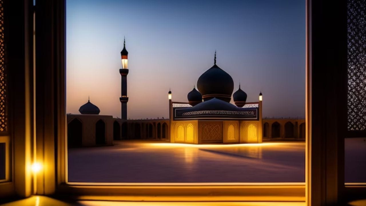 ઉઝબેકિસ્તાન મધ્ય એશિયાનો એક દેશ છે. જ્યાં ઈસ્લામિક શૈલીની ઈમારતો અને મસ્જિદો પ્રખ્યાત છે. આ દેશના ચલણનું નામ ઉઝબેક સોમ છે. અહીં એક ભારતીય રૂપિયો લગભગ 147.86 ઉઝબેક સોમ બરાબર છે. એટલે કે જો તમે 100 ભારતીય રૂપિયા લઈને ત્યાં જાવ છો તો તેની કિંમત ત્યાં લગભગ 14,786 ઉઝબેક સોમના થઈ જશે. 