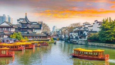 વિયેતનામ દક્ષિણ એશિયાનો એક દેશ છે. વિયેતનામ તેના પ્રવાસન સ્થળો માટે વિશ્વભરમાં જાણીતું છે. એક ભારતીય રૂપિયો 291 વિયેતનામી ડોંગ બરાબર છે. એટલે કે જો તમારી પાસે ભારતીય ચલણના 100 રૂપિયા છે તો ત્યાં તેના 29,100 વિયેતનામી ડોંગ થઈ જશે.