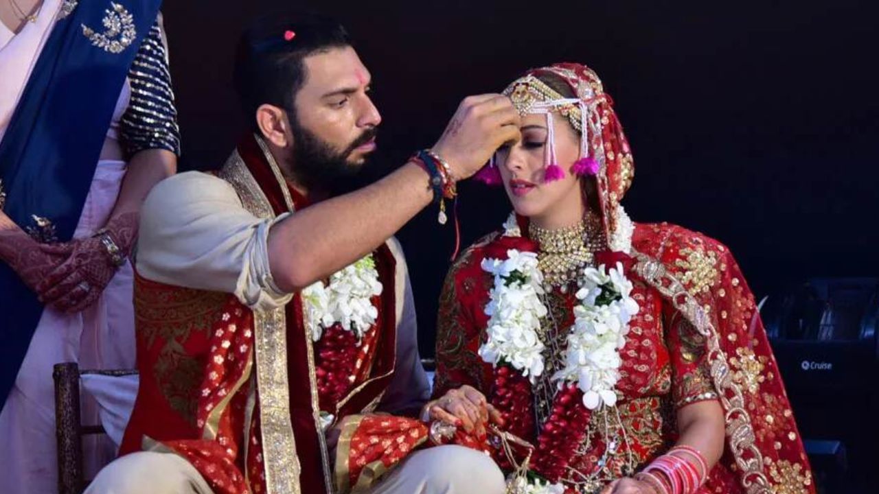 ભારતીય ક્રિકેટ ટીમના સ્ટાર ઓલરાઉન્ડર યુવરાજ સિંહે 2016માં બોલીવુડ અભિનેત્રી હેઝલ કીચ સાથે લગ્ન કર્યા હતા. યુવરાજ સિંહને 2 બાળકો છે.