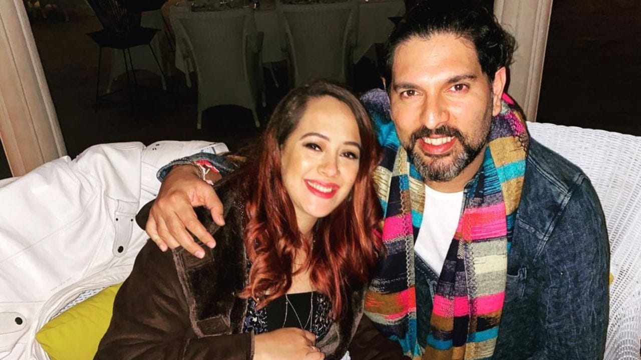 યુવીએ 2007ના ટ્વેન્ટી20 વર્લ્ડ કપમાં ઈંગ્લેન્ડ સામે રમાયેલી મેચમાં સ્ટુઅર્ટની ઓવરમાં 6 બોલમાં 6 સિક્સર ફટકારી હતી, જે એક રેકોર્ડ છે. પૂર્વ ખેલાડી 12 નંબરને ભાગ્યશાળી માને છે અને તેનો જર્સી નંબર 12 છે.આંતરરાષ્ટ્રીય ક્રિકેટ રમ્યા બાદ યુવરાજને રૂ. 21 લાખનો પહેલો ચેક મળ્યો, જે તેણે તેની માતાને ઘર ખરીદવા માટે આપ્યો હતો.