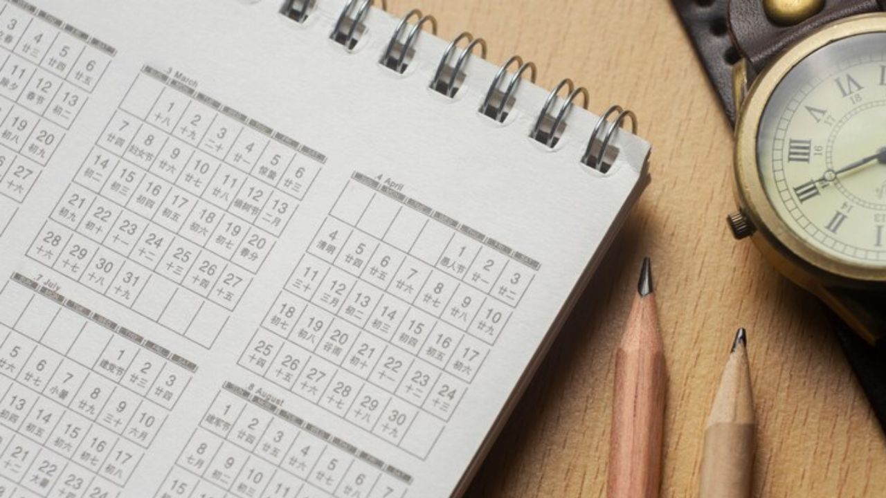 વર્ષમાં 365 દિવસના એડજસ્ટમેન્ટ માટે ફેબ્રુઆરીને સૌથી છેલ્લે ઉમેરવામાં આવ્યો હતો. આ જ કારણ છે કે ફેબ્રુઆરીમાં માત્ર 28 કે 29 દિવસ જ હોય છે. (Image - Freepik)