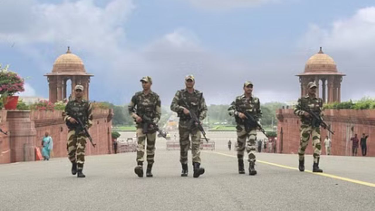 સીઆઈએસફની સુરક્ષા કોઈ ખાનગી કંપની કે ફર્મ લઈ શકે છે. પણ તેના માટે સંબંધિત કંપનીએ સરકાર તરફથી નિર્ધારિત રકમનું ભુગતાન કરવુ પડશે. આ ભર્તીમાં પસંદગી પામેલા યુવાને અલગ અલગ રાજ્યોમાં તૈનાત કરવામાં આવે છે. સમય સમય પર તેમને ટ્રાન્સફર પણ કરવામાં આવે છે.