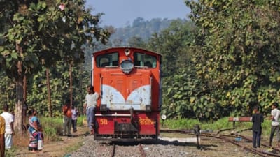 ડાંગ : હવે શિરડી સાંઈ દર્શન માટે જવું વધુ સરળ બનશે, રેલસેવા શરૂ કરવા પ્રયત્ન હાથ ધરાયા, જુઓ વીડિયો ડાંગ : હવે શિરડી સાંઈ દર્શન માટે જવું વધુ સરળ બનશે, રેલસેવા શરૂ કરવા પ્રયત્ન હાથ ધરાયા, જુઓ વીડિયો