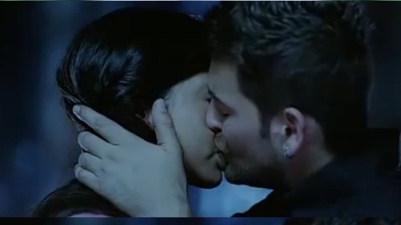 લફંગે પરિંદે : ઘણા લોકો નથી જાણતા, પરંતુ બોલિવૂડની આ સુંદર છોકરી પણ નીલ નીતિન મુકેશ સાથે લફંગે પરિંદેમાં બોલ્ડ અને વાઇલ્ડ બની હતી અને લફંગે પરિંદેમાં નીલ નીતિન મુકેશ જોડો કિસીંગ સીન આપ્યા હતા. 