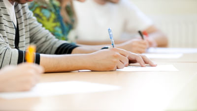 ઉત્તરવહીમાં કામસૂત્ર ! સુરતમાં કોલેજના વિદ્યાર્થીઓએ હદ કરી નાખી, જાણો ચોંકાવનારી માહિતી વિડીયો દ્વારા