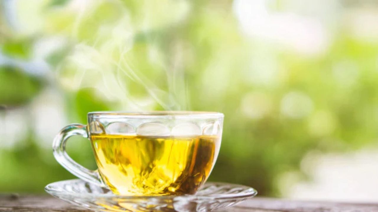 હેલ્થલાઈન મુજબ, આપણે દિવસમાં 3 કપ ગ્રીન ટી પીવી જોઈએ. આનાથી વધારે એનિમિયા, ડિહાઈડ્રેશન અને અપચો જેવી સમસ્યાઓ થઈ શકે છે.