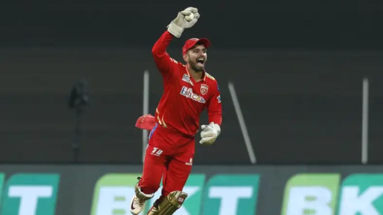 જીતેશ શર્મા ફિનિશર તરીકે રમવાનું પસંદ કરે છે અને અંતે મોટી છગ્ગા ફટકારવાનો પ્રયાસ પણ કરે છે. આઈપીએલમાં 2022માં તે પંજાબ કિંગ્સનો ભાગ હતો. જીતેશ શર્માએ આઈપીએલમાં અત્યારસુધી 26 મેચમાં અંદાજે 159 સ્ટ્રાઈક રેટથી 44 ચોગ્ગા અને 33 છગ્ગાની મદદથી 543 રન બનાવ્યા છે. 