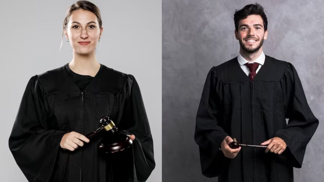 આ સિવાય વર્ષ 1961માં એડવોકેટ એક્ટનો નિયમ બનાવવામાં આવ્યો હતો જે અંતર્ગત વકીલોને કાળો કોટ પહેરવો ફરજિયાત કરવામાં આવ્યો હતો. ત્યારથી તે કોર્ટમાં માત્ર કાળો કોટ પહેરે છે.