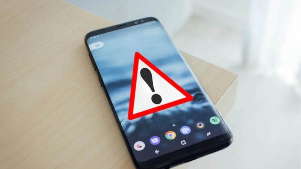 એન્ડ્રોઇડ અને આઇફોનને અઠવાડિયામાં 3 વખત રીબૂટ કરવા જોઈએ. અને ઓછામાં ઓછા એક વખત રીબૂટ કરવા જોઈએ