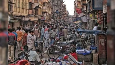 દેશના મોટા શહેરોમાં એવા ઘણા ચોર બજાર હોય છે જ્યાં ઈલેક્ટ્રોનિક ગેજેટ્સથી લઈને કપડા સુધીની વસ્તુઓ બજાર ભાવ કરતા ઓછી કિંમતમાં મળી જાય છે. 