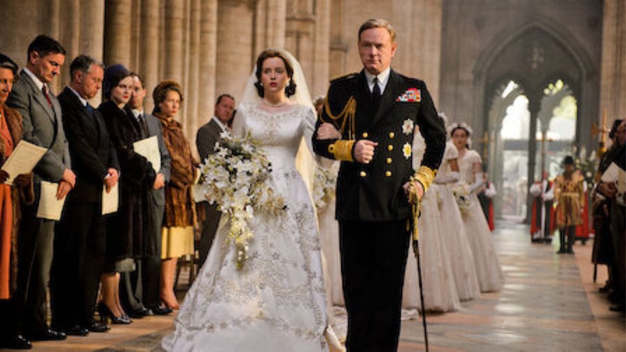 Netflix સિરીઝ The Crown નો ભાગ 2 આવવાનો છે. આ સિઝનમાં ક્વીન એલિઝાબેથ II તરીકે ઇમેલ્ડા સ્ટૉન્ટન, પ્રિન્સેસ ડાયના તરીકે એલિઝાબેથ ડેબિકી, પ્રિન્સ વિલિયમ તરીકે એડ મેકવી, પ્રિન્સ હેરી તરીકે લ્યુથર ફોર્ડ, કેટ મિડલટન તરીકે મેગ બેલામી અને જોનાથન પ્રાઇસ દેખાશે. તેનો ભાગ 1 ગયા મહિને 16 નવેમ્બરે આવ્યો હતો.