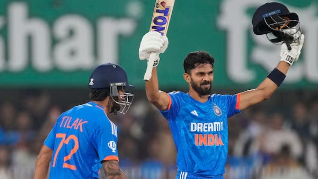 ઓસ્ટ્રેલિયા સામેની ટી20 સિરીઝમાં તેણે 1 સેન્ચુરી અને 1 ફિફટી ફટકારીને 213 રન બનાવ્યા હતા. 