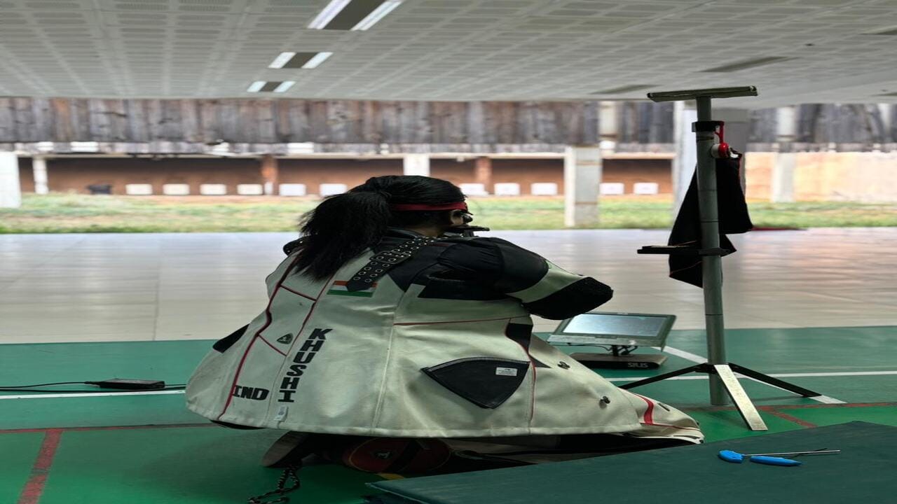 ગુજરાતમાંથી ભરૂચ અને વડોદરા રાઇફલ શૂટિંગ એસોસિએશનમાંથી શૂટર્સ ખુશી ચુડાસમા, હિના ગોહિલ અને આધ્યા અગ્રવાલે ટીમ ઇવેન્ટ્સની 3 કેટેગરીમાં  ભંગ લીધો હતો 