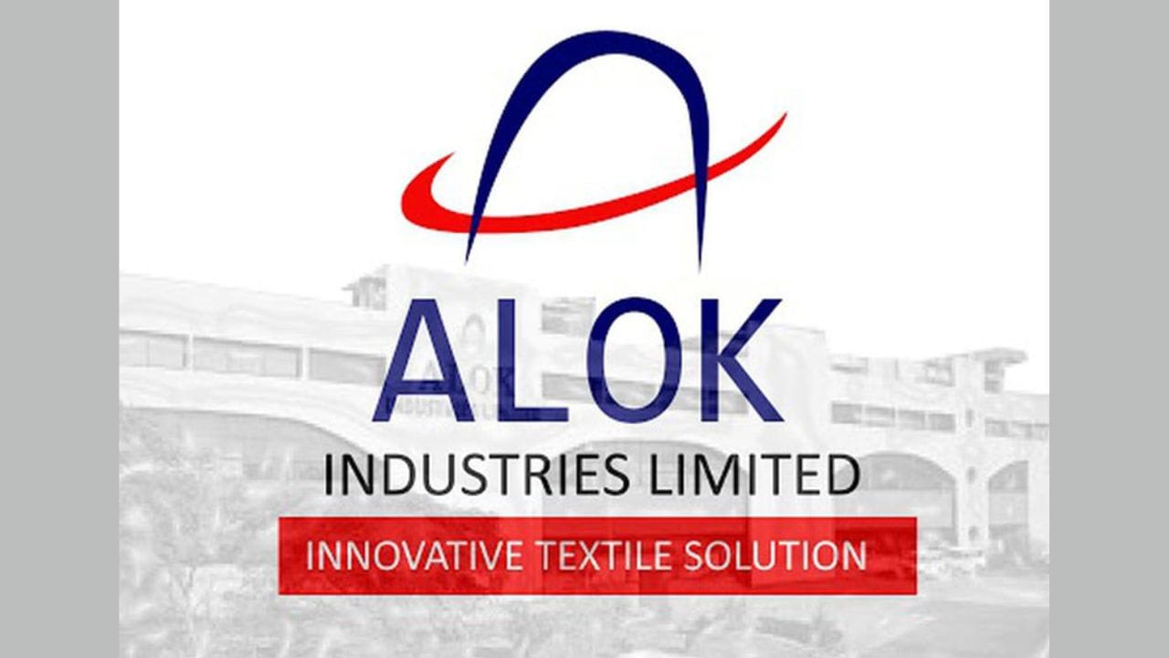 આલોક ઈન્ડસ્ટ્રીઝ એક ટેક્સટાઇલ કંપની છે. કંપની કોટન તેમજ પોલિએસ્ટર સેગમેન્ટમાં ડીલ કરે છે. કંપની કપડાની સાથે ચામડાના ઉત્પાદનોનું ઉત્પાદન કરે છે. આલોક ઈન્ડસ્ટ્રીઝે નાણાકીય વર્ષ 2022-23માં 6,937 કરોડ રૂપિયાની આવક નોંધાવી હતી.