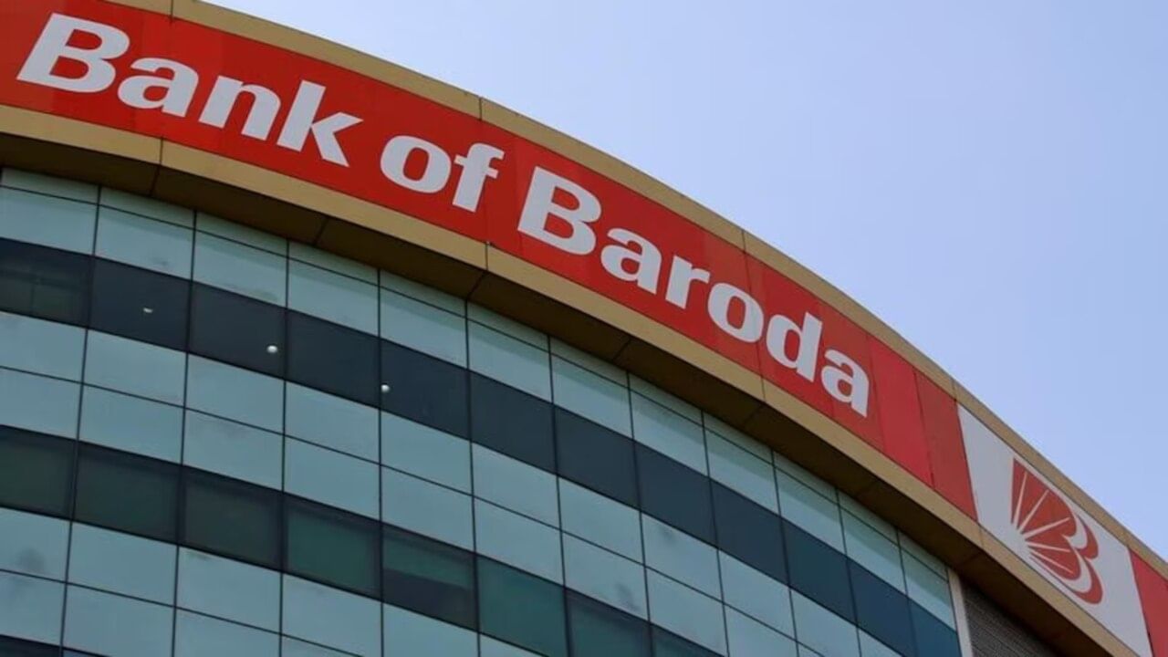 Bank of Baroda એ 12 જાન્યુઆરીથી તેના MCLRમાં સુધારો કર્યો છે. એક વર્ષ માટે MCLR 8.75 ટકાથી વધીને 8.8 ટકા થયો છે. તે જ સમયે, 6 મહિના માટે MCLR 8.55 ટકાથી વધીને 8.6 ટકા થઈ ગયો છે.