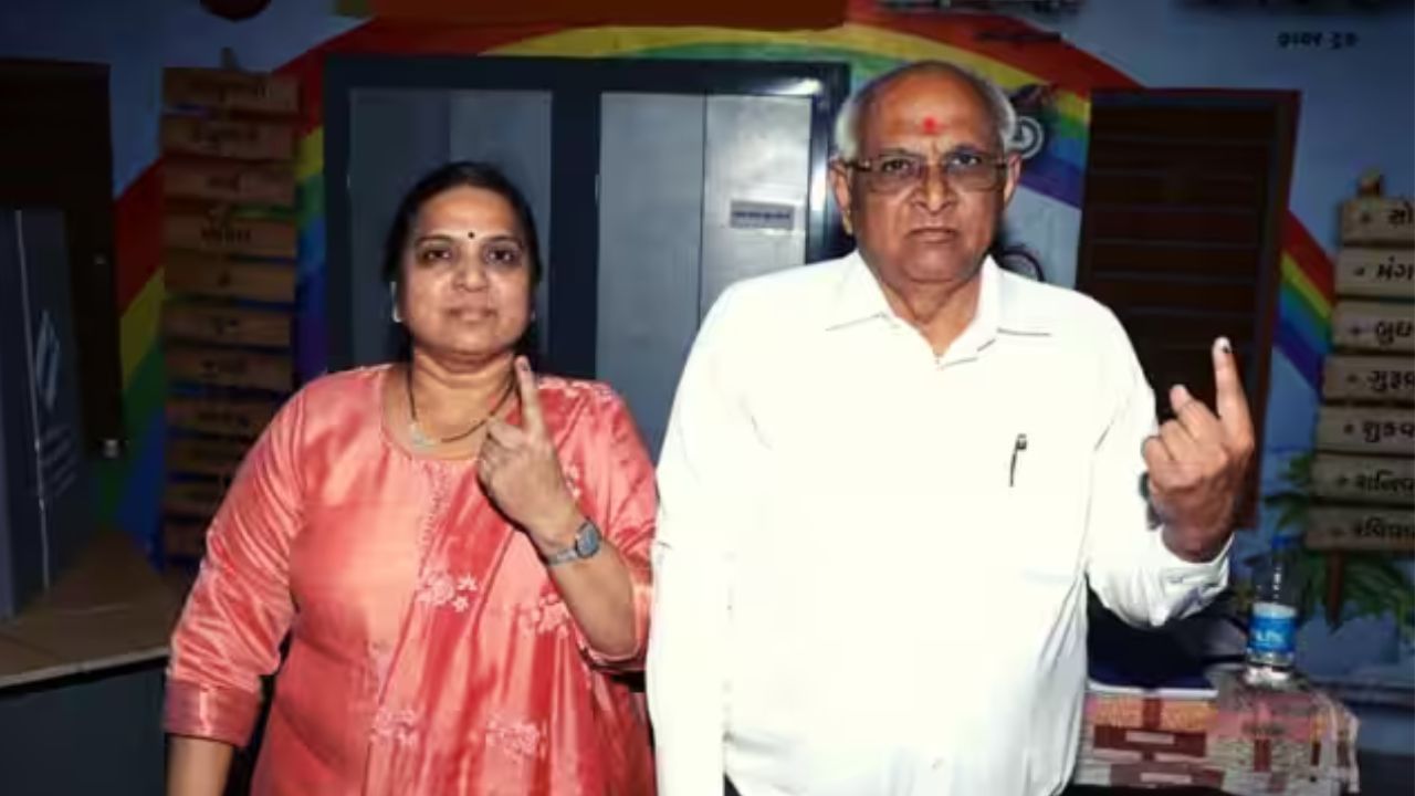 ભૂપેન્દ્ર પટેલ પોતાના મત વિસ્તારમાં ‘દાદા’ના હુલામણા નામથી ઓળખાય છે.ભૂપેન્દ્ર પટેલ  સ્થાનિક રાજકારણમાંથી કોર્પોરેશન અને ત્યાર બાદ વર્ષ 2017ની વિધાનસભા ચુંટણીમાં ઘાટલોડિયાના ધારાસભ્ય બનનારા ભૂપેન્દ્ર પટેલ ગુજરાતના 17માં નવા સીએમ બન્યા હતા. ત્યારથી સીએમ પદ તરીકેની સફર ચાલુ છે.