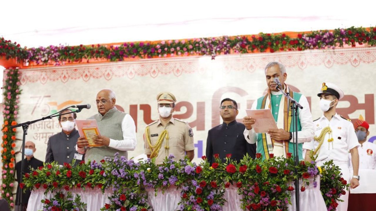 2015 થી 2017 સુધી અમદાવાદ અર્બન ડેવલપમેન્ટ ઓથોરિટી (AUDA)ના ચેરમેન હતા. તેમણે AMCની સ્થાયી સમિતિના અધ્યક્ષ તરીકે પણ સેવા આપી હતી.