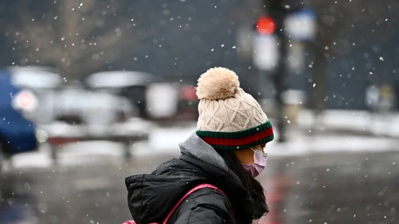 શીત લહેર અને નીચા તાપમાનને કારણે શરીરને વધુ ઓક્સિજનની જરૂર પડે છે. જેમને પહેલાથી જ અસ્થમા છે તેમને સમસ્યાનો સામનો કરવો પડી શકે છે. આવી સ્થિતિમાં, દરેકને સલાહ આપવામાં આવે છે કે ઠંડીમાં બહાર જવાનું ટાળો.