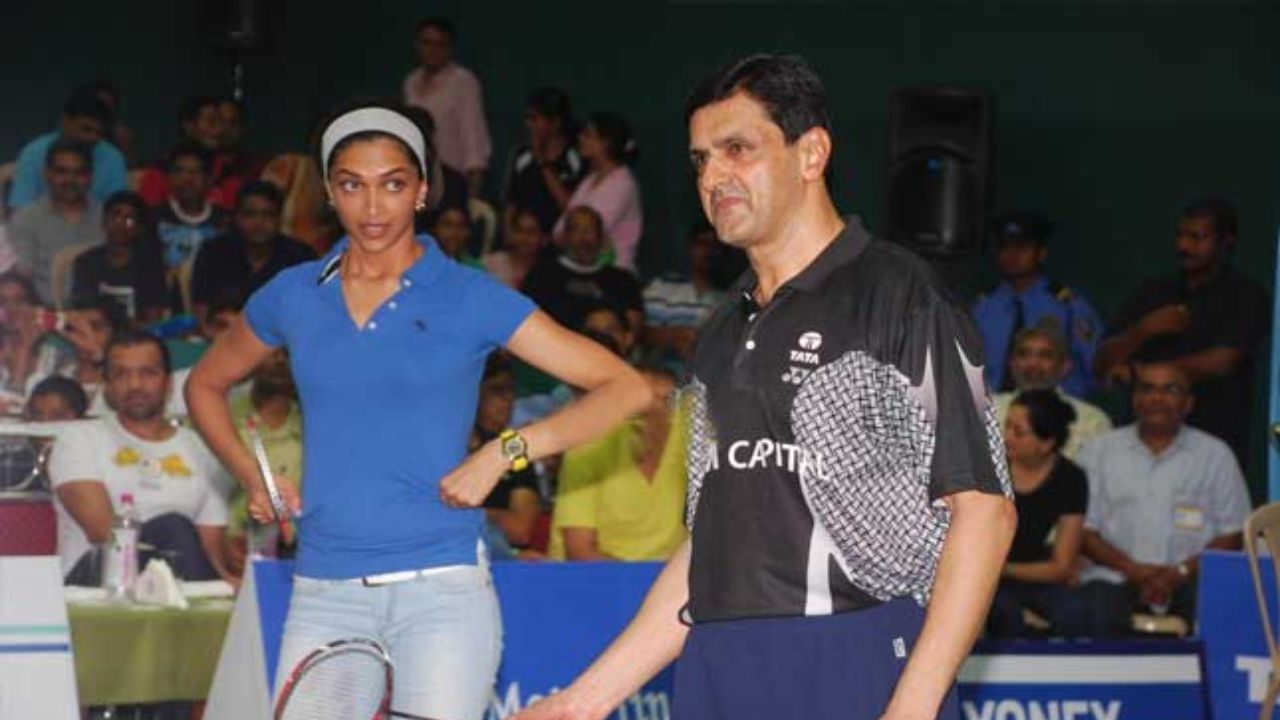 Deepika Padukone father prakash padukone star indian badminton history national champion (3)