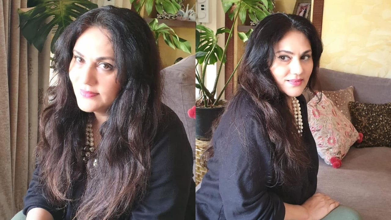 ચિખલિયા કલર્સ ગુજરાતી ચેનલ પર ટીવી સિરિયલ છૂટા છેડા (2017)માં પણ જોવા મળી હતી. ગુજરાતી ફિલ્મ નટસમ્રાટ અને તે તેની હિન્દી ફિલ્મ ગાલિબ (2018-2019) હતી. બોલિવુડ ફિલ્મોમાં તેનું પાત્ર શાનદાર રહી ચૂક્યું છે.