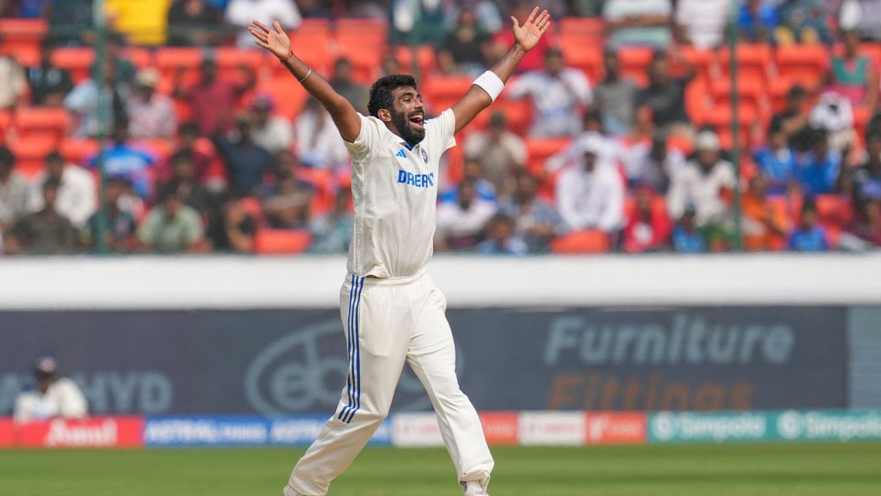 ભારતે પ્રથમ દાવમાં 436 રન બનાવ્યા હતા અને તેને 190 રનની લીડ મળી હતી. રૂટે બીજી ઇનિંગ્સમાં બેટિંગ કરી ન હતી. તે ફરી એકવાર નિષ્ફળ ગયો. આ વખતે અમે ડબલ ફિગરને સ્પર્શી શક્યા નથી. રૂટ બે રન પર પેવેલિયન પરત ફર્યો હતો અને જસપ્રિત બુમરાહના હાથે એલબીડબ્લ્યુ આઉટ થયો હતો.