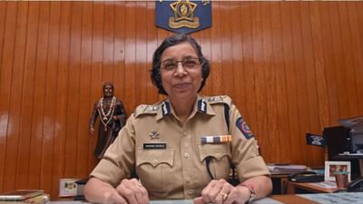 IPS રશ્મિ શુક્લા બન્યા મહારાષ્ટ્રના પ્રથમ મહિલા DGP, ફોન ટેપિંગના આરોપ બાદ ચર્ચામાં આવ્યા હતા