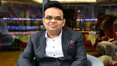 ભારતીય ક્રિકેટ કંટ્રોલ બોર્ડ (BCCI)ના સચિવ જય શાહ ફરી એકવાર એશિયન ક્રિકેટ કાઉન્સિલના પ્રમુખ તરીકે ચૂંટાયા છે. માનવામાં આવે છે કે આ વર્ષે યોજાનારી ICC પ્રમુખની ચૂંટણીની રેસમાં જય શાહ આગળ ચાલી રહ્યા છે. જય શાહ છેલ્લા ત્રણ વર્ષથી બીસીસીઆઈના સચિવ છે અને તેમના નેતૃત્વમાં બોર્ડમાં ઘણા ફેરફારો જોવા મળ્યા છે.