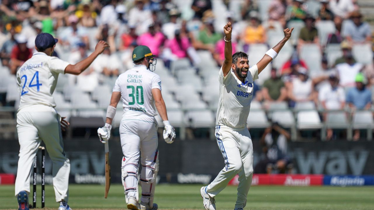 ટીમ ઈન્ડિયાના ફાસ્ટ બોલર જસપ્રિત બુમરાહે 24મી ઓવરના 5માં બોલ પર યાનસેનને આઉટ કર્યો હતો. બુમરાહની બીજી ઈનિગમાં આ ચોથી વિકેટ હતી. ચોથી વિકેટ યાનસનની લીધી હતી.