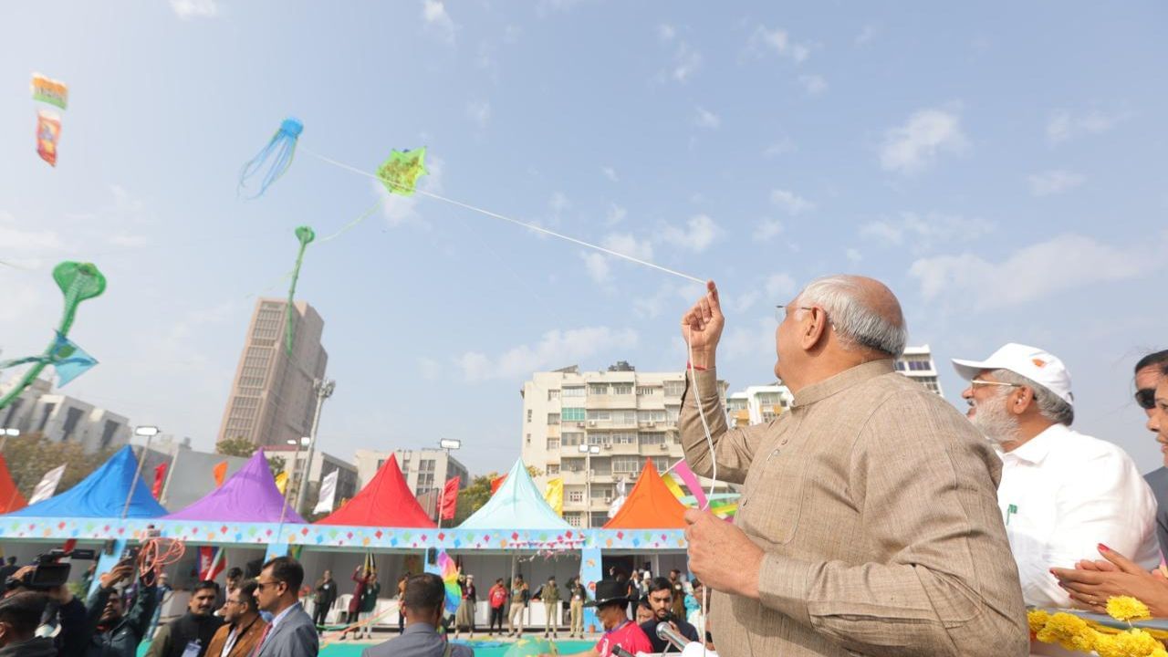 વિવિધ પતંગોની ભરમાર વચ્ચે "પ્રભુ શ્રીરામ"ની છબીવાળા પતંગે લોકોમાં ભારે આકર્ષણ જમાવ્યું હતું. શ્રીરામની સોળ ફૂટની પતંગ જ્યારે આકાશમાં ઉડી ત્યારે પતંગ મહોત્સવમાં "શ્રીરામ"નો જયકાર ગુંજી ઉઠ્યો હતો. 