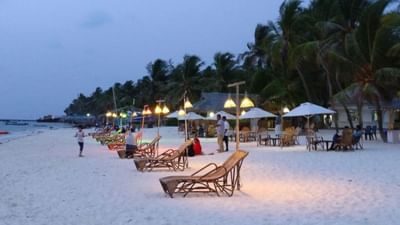 તમે ભારતના નાગરીક હોવાને નાતે દેશમાં ગમે ત્યાં હરવા ફરવા જઈ શકો છો, આવુ તમે માનતા હશો. પરંતુ દેશમાં એવા અનેક પર્યટન સ્થળો છે, કે જ્યા જવા માટે તમારે મંજૂરી લેવી પડતી હોય છે. પરંતુ એક આખો પ્રદેશ છે, કે જે સંઘ પ્રદેશમાં મંજૂરી વિના પગ પણ મુકી શકાતો નથી. 