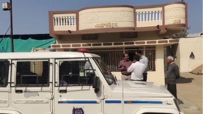 અરવલ્લીમાં તસ્કરોનો તરખાટ, માલપુરમાં 29.5 લાખની મત્તાની ચોરીનો બનાવ અરવલ્લીમાં તસ્કરોનો તરખાટ, માલપુરમાં 29.5 લાખની મત્તાની ચોરીનો બનાવ