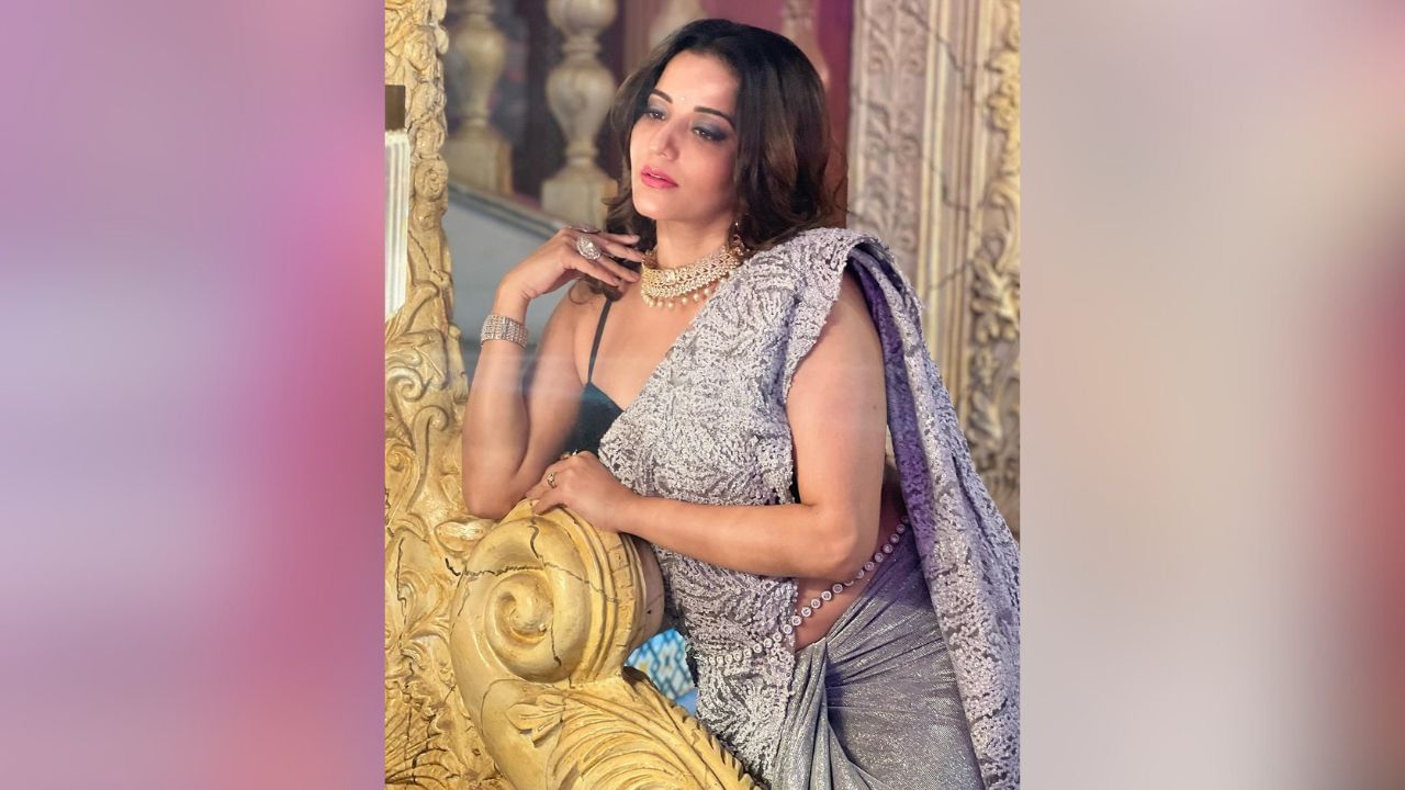 આ તસવીરો શેર કરતાં મોનાલિસાએ તેમને કેપ્શનમાં લખ્યું છે કે તમે જે સપનું જોયું છે તે બધું કરવા માટે તમે તમારા માટે જવાબદાર છો. (Image - Instagram)