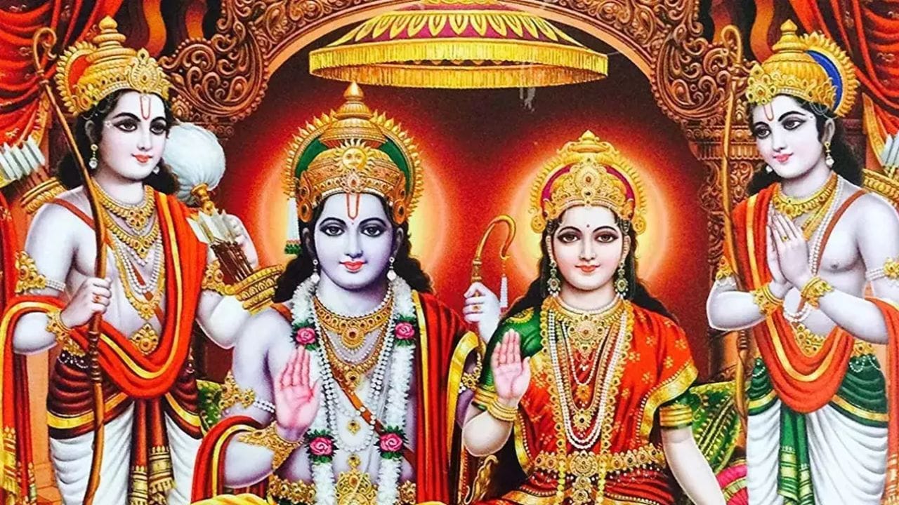 શ્રી રામનો જન્મ પૃથ્વી પર મર્યાદા પુરુષોત્તમ તરીકે થયો હતો, તેથી જ તેમનું મૃત્યુ પણ નિશ્ચિત હતું. શ્રી રામના મૃત્યુને લઈને વિવિધ કથાઓ પ્રચલિત છે. પદ્મ પુરાણ અનુસાર ભગવાન શ્રી રામે પોતાની મરજીથી સરયૂ નદીમાં સમાધિ લીધી હતી. આવો જાણીએ શ્રી રામના મૃત્યુ સાથે જોડાયેલી કથા.