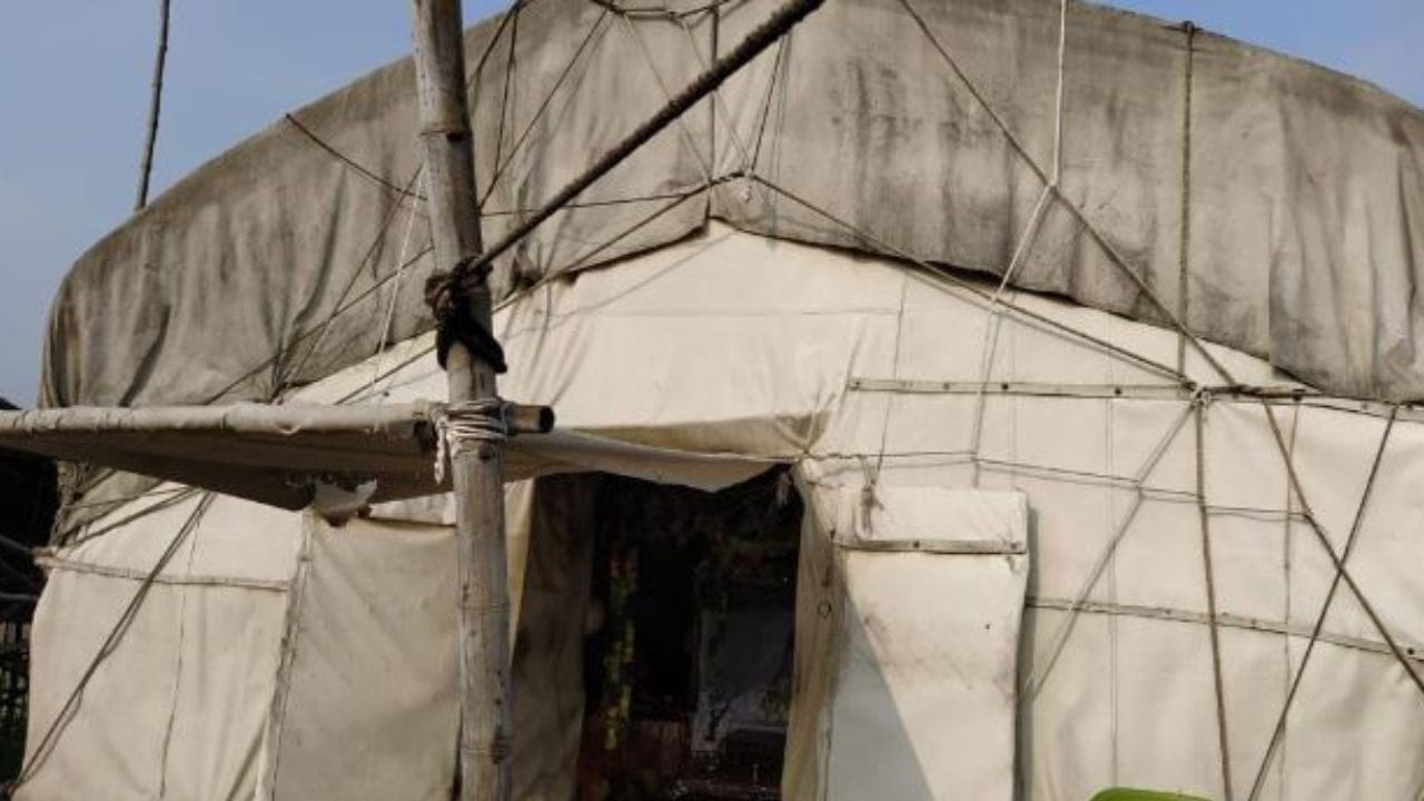 રામલલ્લા આ મંદિરમાં 22 જાન્યુઆરીએ બિરાજશે રહેશે, જેની તૈયારીઓ ચાલી રહી છે.  ત્યારે તમને જણાવી દઈએ કે, 1992 થીરામલલ્લા કપડાંના તંબુમાં બિરાજમાન હતા.